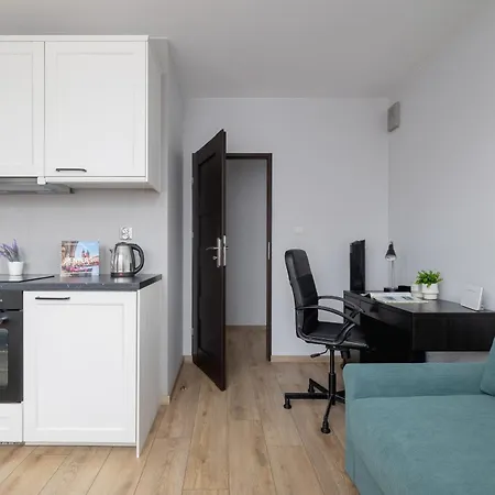 Luxury With Furnished Balcony, Parking And Desk In Cracow By Renters Prestige Краков