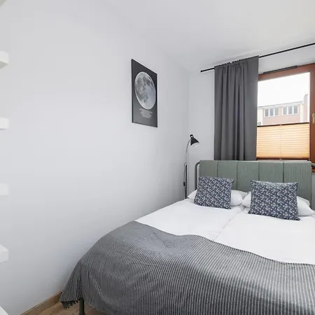 Апартаменты Luxury With Furnished Balcony, Parking And Desk In Cracow By Renters Prestige *