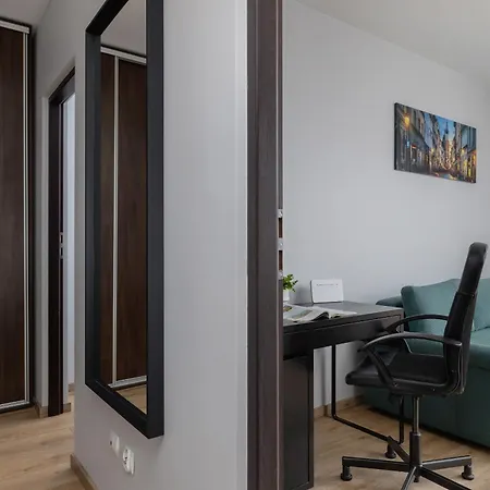 Luxury With Furnished Balcony, Parking And Desk In Cracow By Renters Prestige * Краков