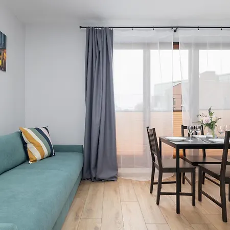 Apartamento Luxury With Furnished Balcony, Parking And Desk In Cracow By Renters Prestige