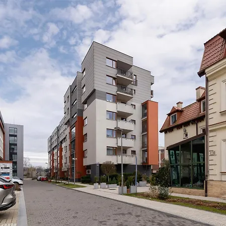 Luxury With Furnished Balcony, Parking And Desk In Cracow By Renters Prestige Apartment *